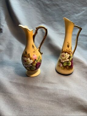 Set of 2 Lefton China  mini pitchers Bud vases